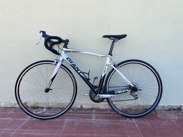 Used Giant Defy 3 2010 2010 Road & Gravel, Light Gray — image 2 of 6