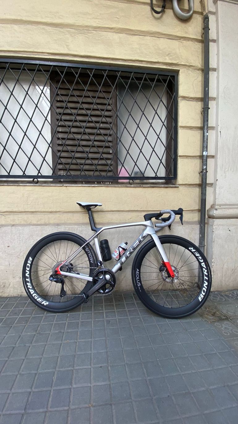 Used Trek Madone SL 7 Gen 8 2025 2025 Road & Gravel — image 3 of 13
