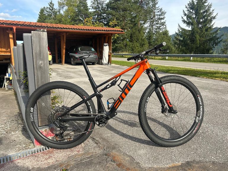 Used BMC Fourstroke 01 ONE 2024 2024 Mountainbike, Rojo — image 2 of 3
