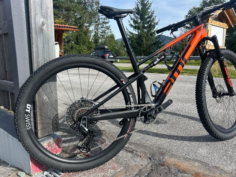 Used BMC Fourstroke 01 ONE 2024 2024 Mountainbike, Rojo — image 3 of 3