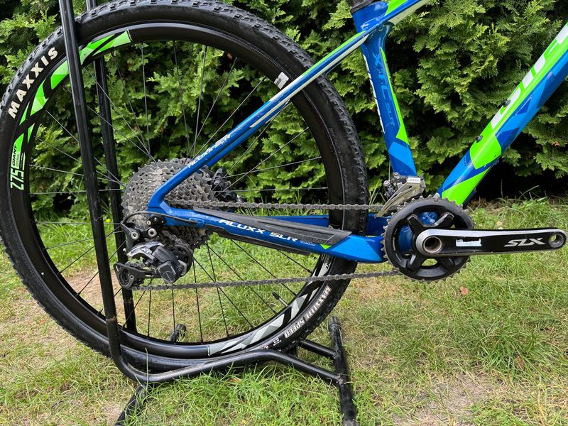 Used Giant XTC Slr 2016 Mountainbike, Blue — image 5 of 9