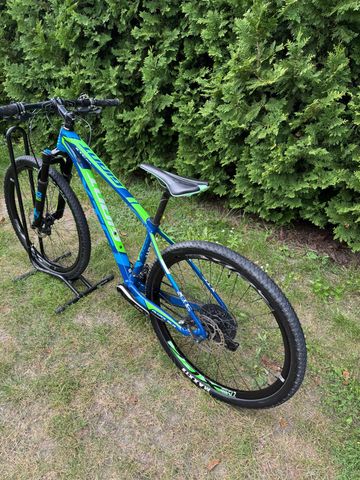 Used Giant XTC Slr 2016 Mountainbike, Blue — image 9 of 9
