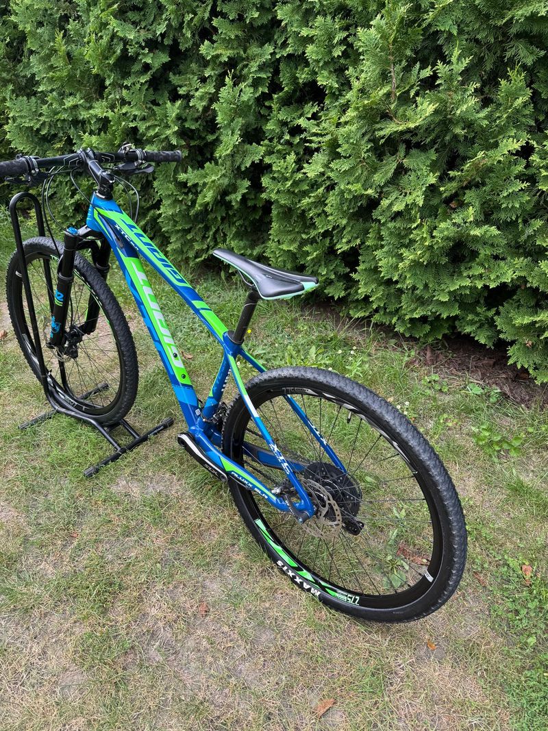 Used Giant XTC Slr 2016 Mountainbike, Blue — image 9 of 9