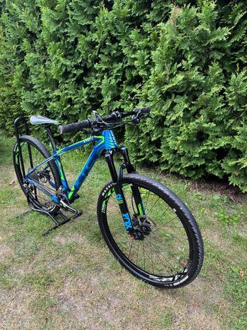 Used Giant XTC Slr 2016 Mountainbike, Blue — image 3 of 9