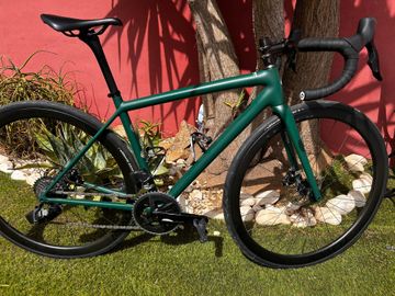 Specialized Aethos SRAM Rival eTap AXS 2022 Road & Gravel usato