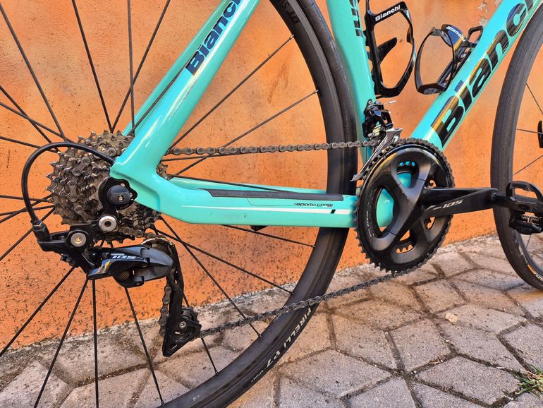 Used Bianchi Aria 105 2018 2018 Road & Gravel, Verde — image 3 of 9
