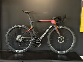 Brugt Pinarello Dogma F Mis 540 Luxter Gold 2025 Road & Gravel
