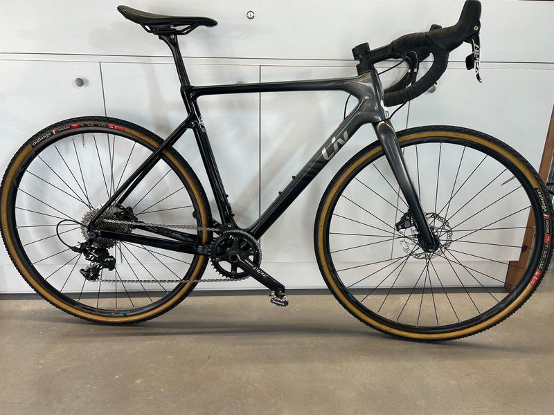 Liv CX Brava Advanced Pro 2 2021 Road & Gravel usato, Nero — immagine 1 di 11
