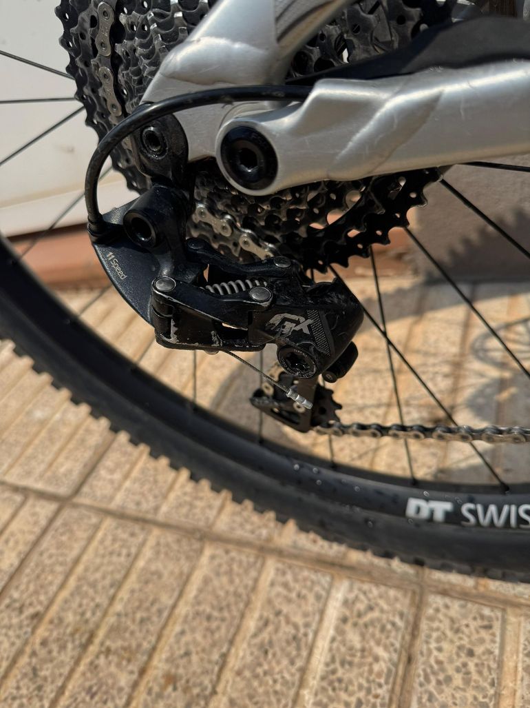 Used Specialized Stumpjumper EVO SRAM GX DH 2019 Mountainbike, Light Gray — image 4 of 10