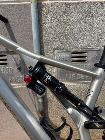 Used Specialized Stumpjumper EVO SRAM GX DH 2019 Mountainbike, Light Gray — image 6 of 10