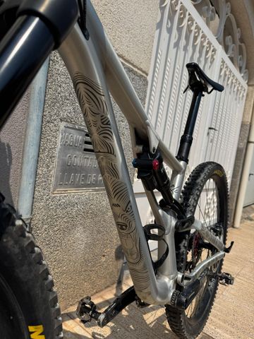 Used Specialized Stumpjumper EVO SRAM GX DH 2019 Mountainbike, Light Gray — image 7 of 10