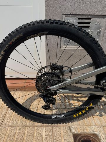 Used Specialized Stumpjumper EVO SRAM GX DH 2019 Mountainbike, Light Gray — image 8 of 10