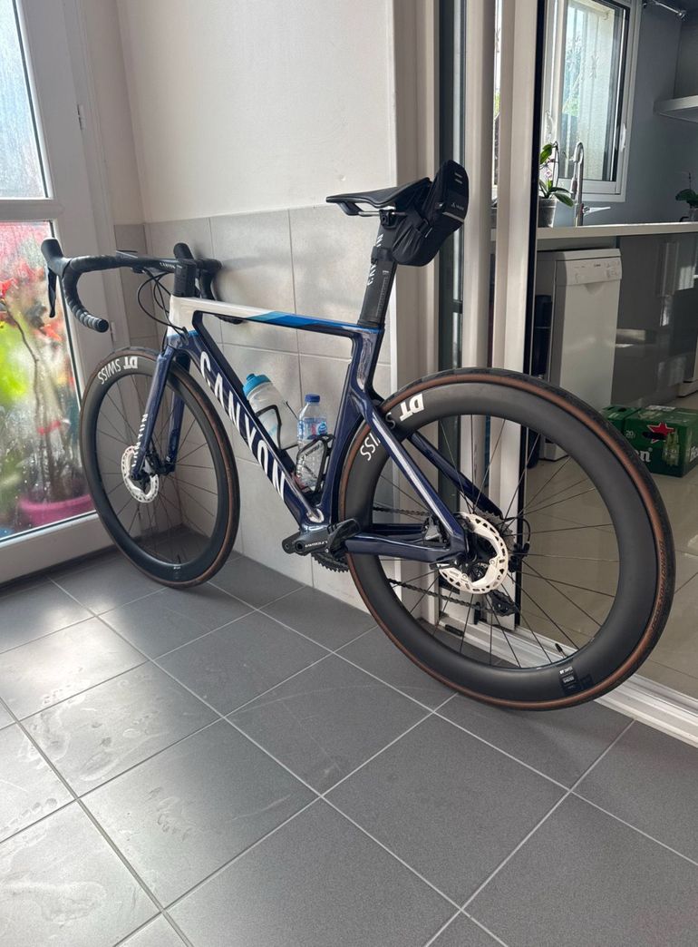 自転車本体 Canyon Aeroad CF SL 8 disc Canyon Aeroad CF SL 8 Disc / Aerodynamiczne / Rowery szosowe