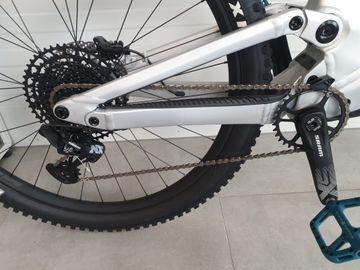 Used Scott Genius 940 2024 2024 Mountainbike, Light Gray, 29 — image 3 of 4