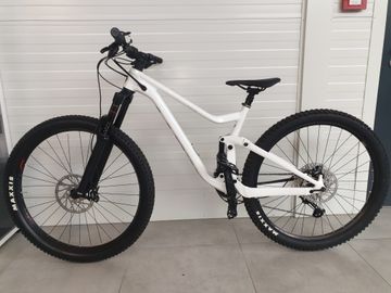 Used Scott Genius 940 2022 2022 Mountainbike, White, 29 — image 1 of 4