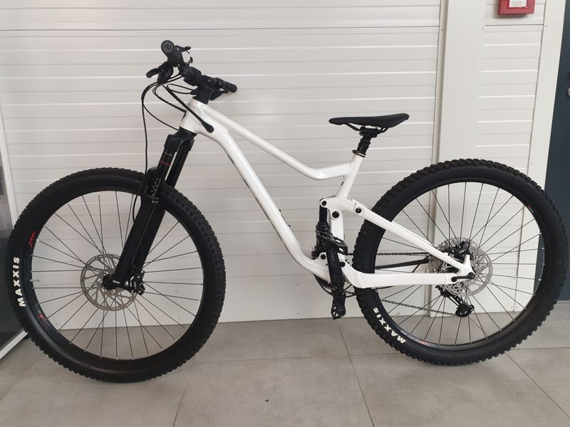 Used Scott Genius 940 2022 2022 Mountainbike, White, 29 — image 1 of 4