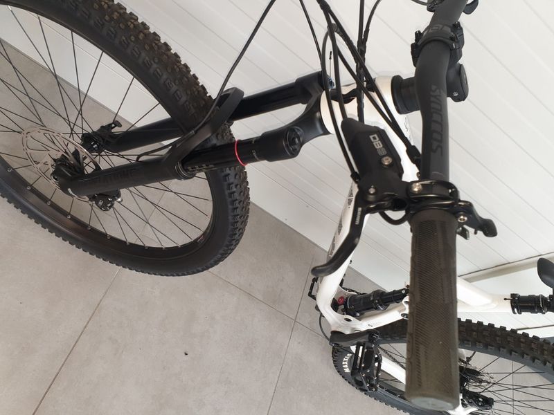 Used Scott Genius 940 2022 2022 Mountainbike, White, 29 — image 4 of 4