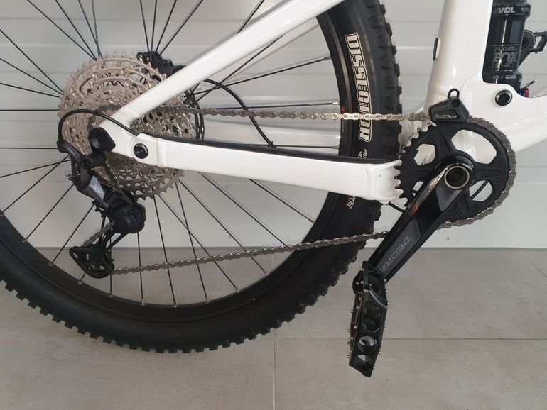 Used Scott Genius 940 2022 2022 Mountainbike, White, 29 — image 3 of 4