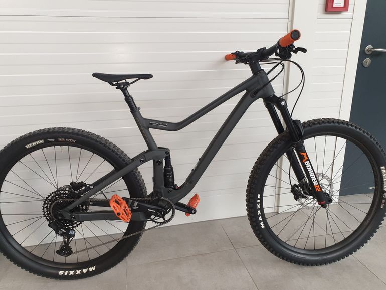 Used Scott Genius 950 2022 2022 Mountainbike, Light Gray, 29 — image 2 of 4