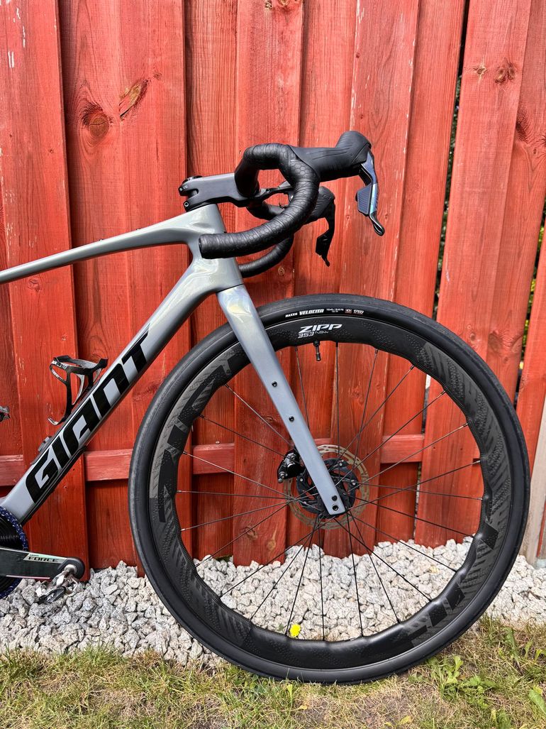 Giant Revolt SRAM Force eTap AXS 2025