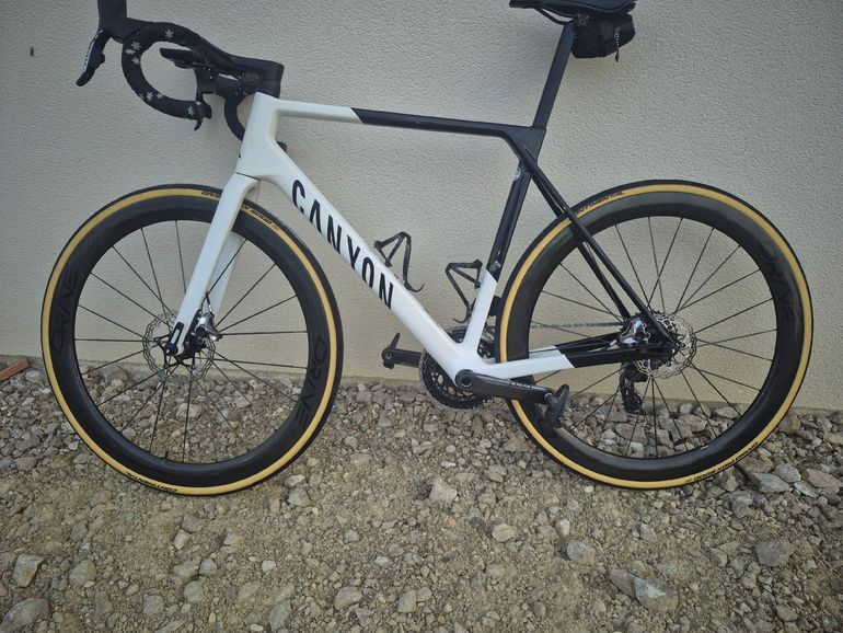 Używany Canyon Ultimate SRAM Red eTap AXS 2023 Road & Gravel — zdjęcie 2 z 4