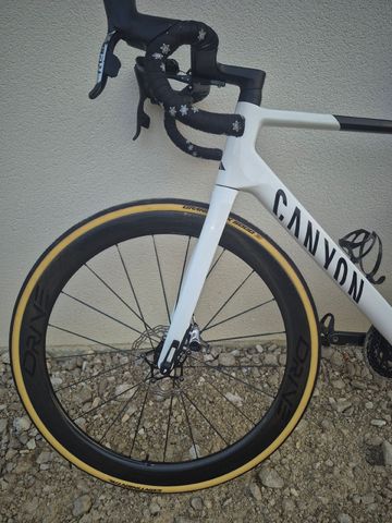 Used Canyon Ultimate SRAM Red eTap AXS 2023 Road & Gravel, White — image 3 of 4
