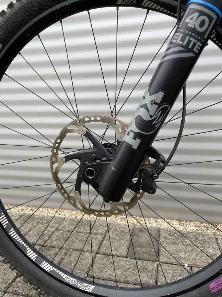 Used YT Industries Tues SRAM GX DH 2022 Mountainbike, Light Gray — image 8 of 9