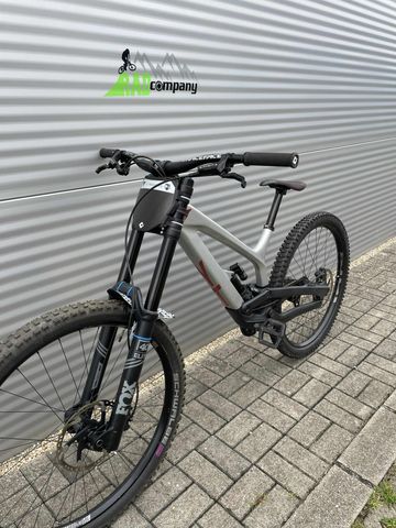 Used YT Industries Tues SRAM GX DH 2022 Mountainbike, Light Gray — image 3 of 9