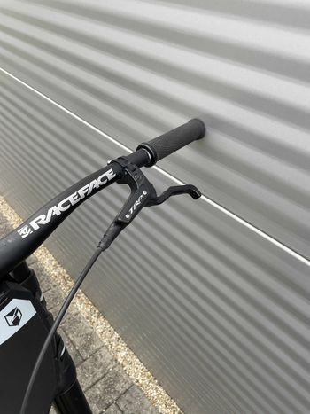 Used YT Industries Tues SRAM GX DH 2022 Mountainbike, Light Gray — image 9 of 9