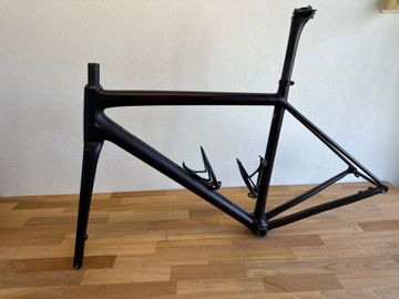 Specialized Aethos Expert 2021 Frameset 2021 Road & Gravel usato, Viola — immagine 3 di 11