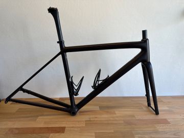 Specialized Aethos Expert 2021 Frameset 2021 Road & Gravel usato, Viola — immagine 2 di 11