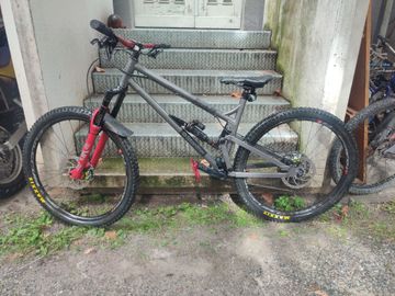 Stanton Switch9er FS 2020 Mountainbike usato, Grigio chiaro — immagine 5 di 5