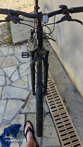 Used Giant Roam E+ STA 2022 Road & Gravel, Black — image 4 of 5
