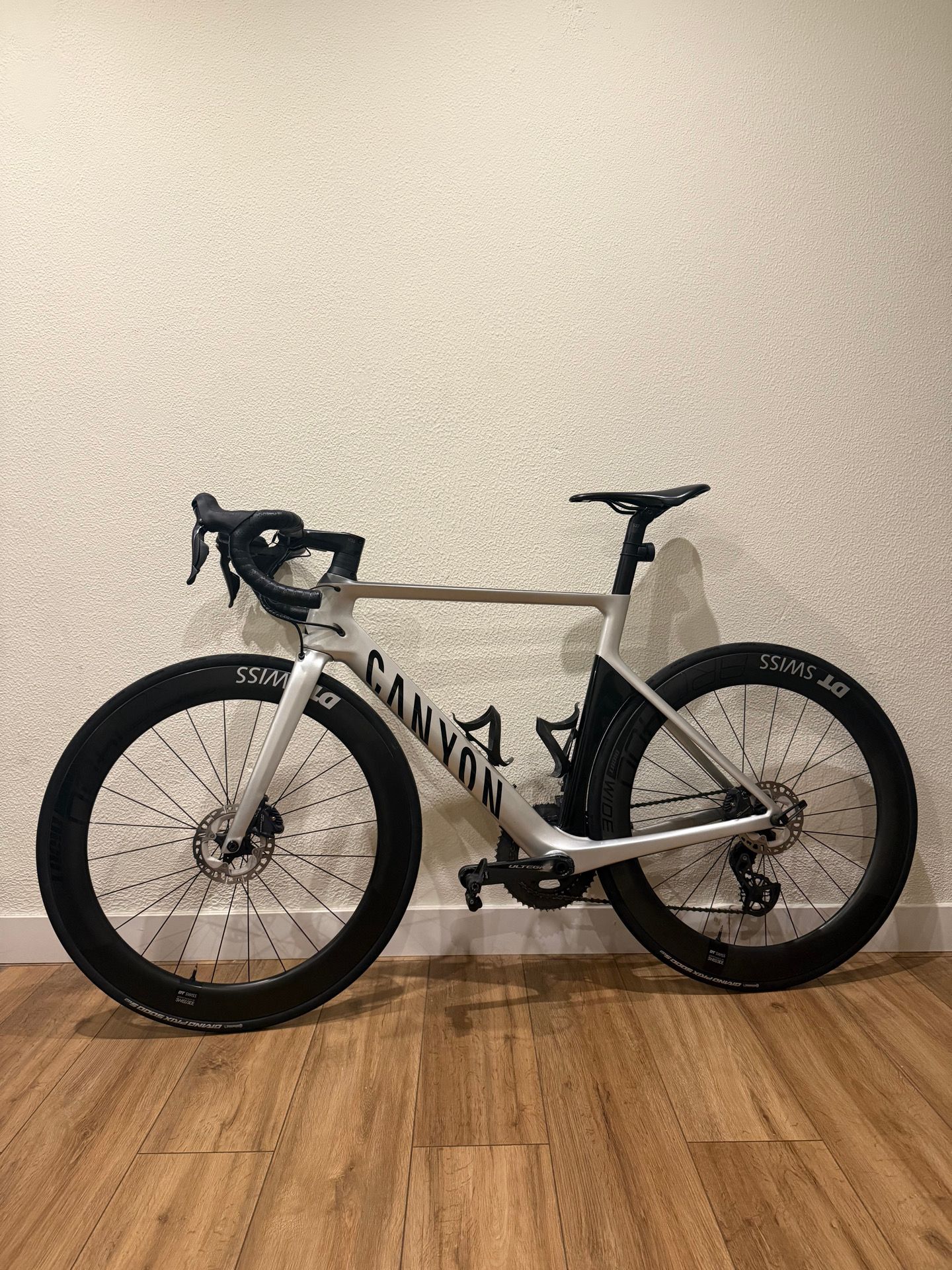 CANYON Aeroad CF SL 8 Disc 　Ultegra Di2 2020 Canyon Aeroad CF SL Disc 8.0 Di2 – Specs, Comparisons