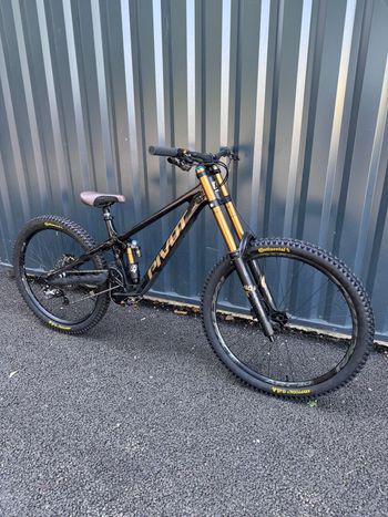 Used Pivot PHOENIX Pro Saint 2025 2025 Mountainbike, Black, 29, 27.5 — image 2 of 6