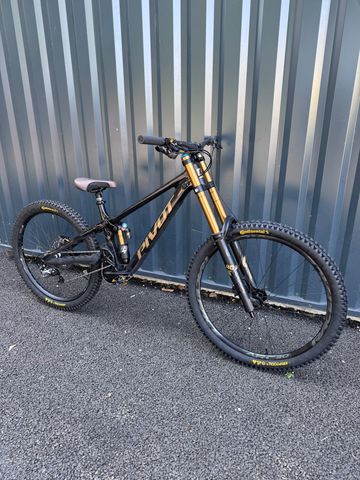 Used Pivot PHOENIX Pro Saint 2025 2025 Mountainbike, Black, 29, 27.5 — image 2 of 6