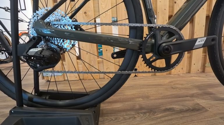 Used BMC Roadmachine X THREE 2024 2024 Road & Gravel, Green — image 2 of 3