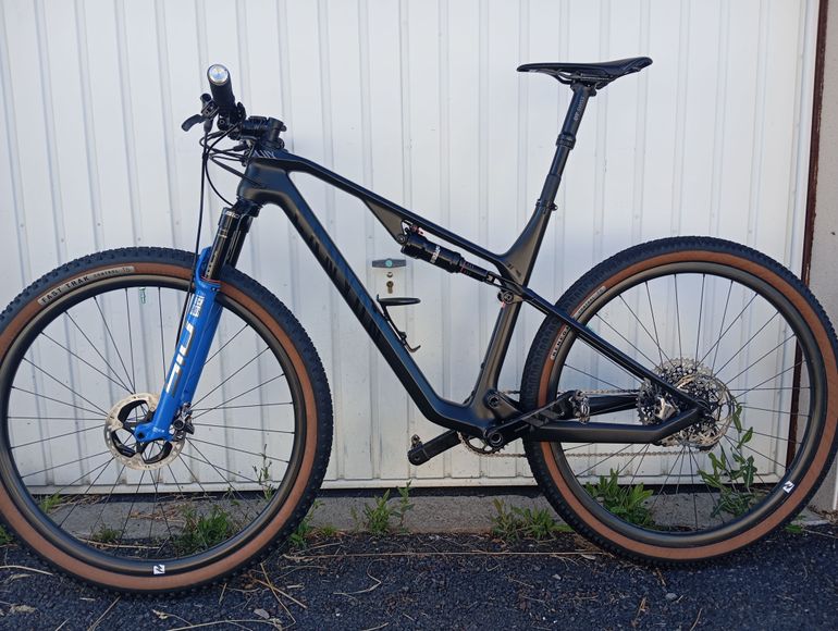 Canyon Lux CF SLX 9 LTD 2021