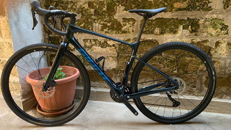 Käytetty Giant Advanced 2 2022 2022 Road & Gravel — kuva 2 / 7