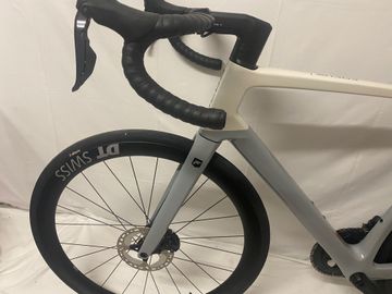 Brugt Focus IZALCO MAX 9.8 2024 2024 Road & Gravel — billede 5 af 10
