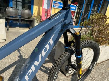 Brugt Pivot Shuttle LT 2025 Ohlins Edition 2025 Mountainbike — billede 4 af 15