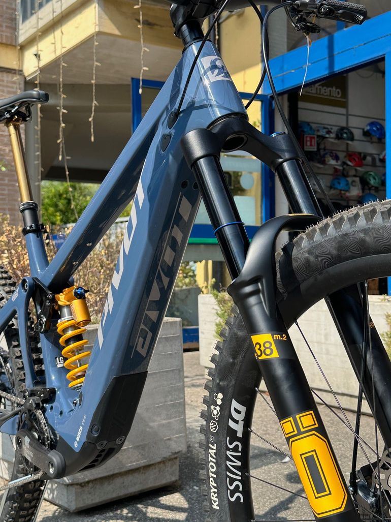 Brugt Pivot Shuttle LT 2025 Ohlins Edition 2025 Mountainbike — billede 2 af 15