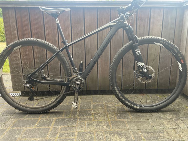 Used CUBE Cube Elite Race Blackline 29“ Carbon 2018 Mountainbike, Schwarz, 29 — image 2 of 4