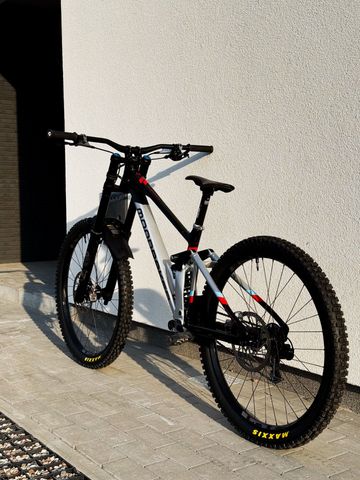 Used Mondraker Summum SRAM GX DH 2021 Mountainbike, Black, Mixed — image 2 of 19