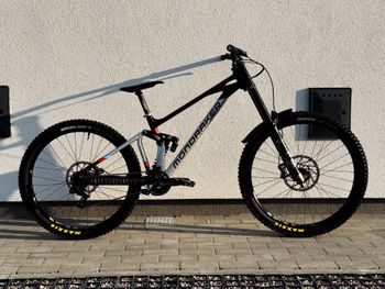 Mondraker, Summum SRAM X01 DH