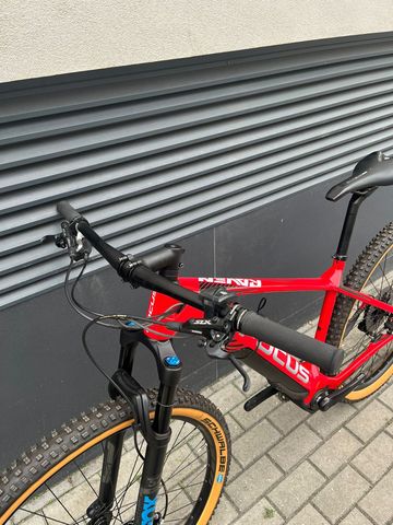 Gebrauchtes Focus RAVEN² 9.8 2021 2021 Mountainbike, Rot, 29 — Bild 3 von 14
