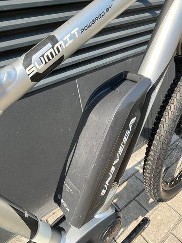 Used Univega Summit 3.0 2018 Mountainbike, Light Gray — image 7 of 17