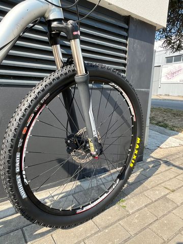 Used Univega Summit 3.0 2018 Mountainbike, Light Gray — image 11 of 17
