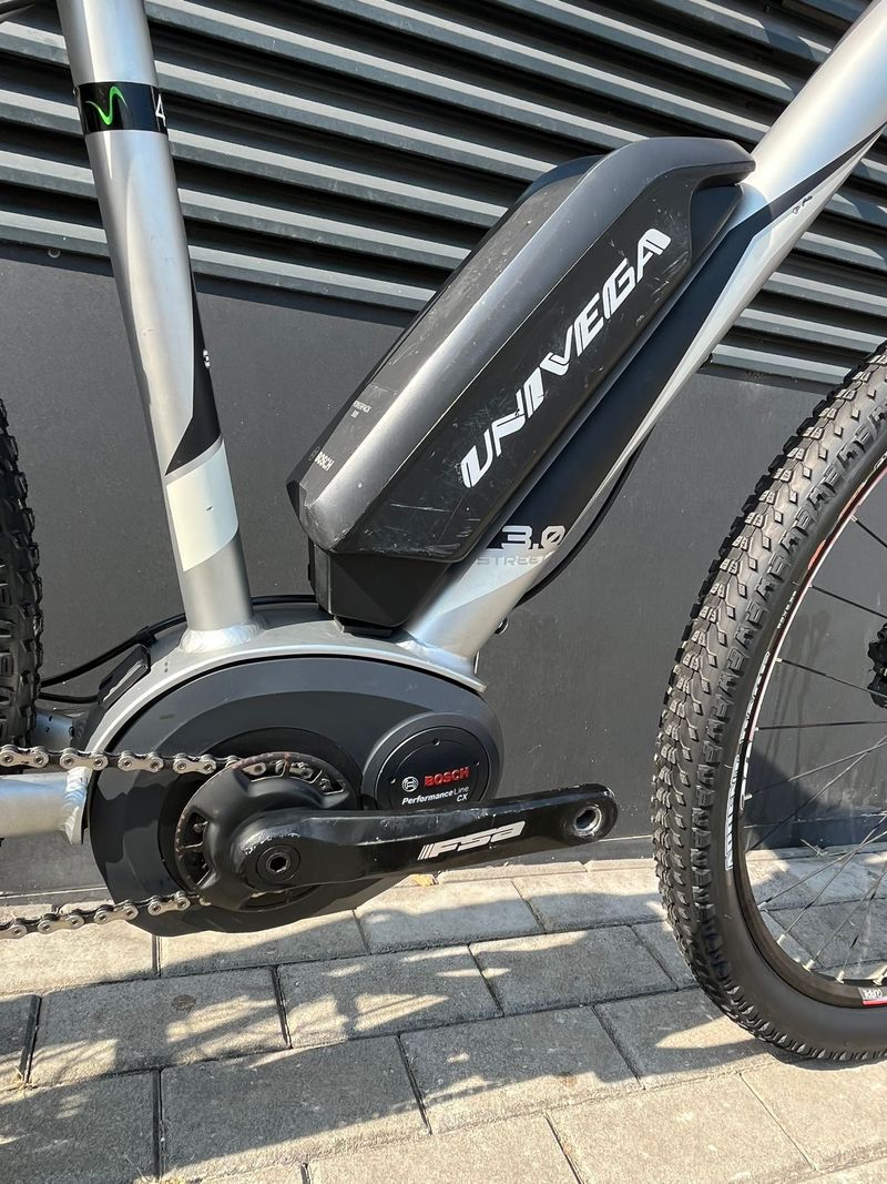 Used Univega Summit 3.0 2018 Mountainbike, Light Gray — image 10 of 17