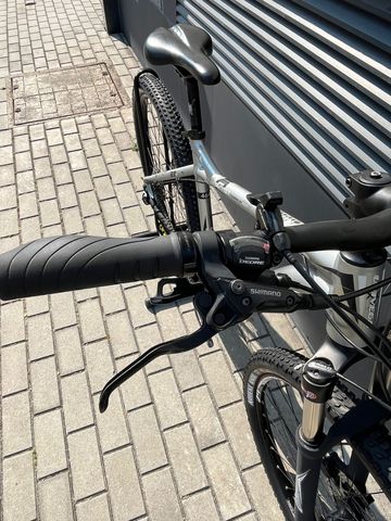 Used Univega Summit 3.0 2018 Mountainbike, Light Gray — image 9 of 17